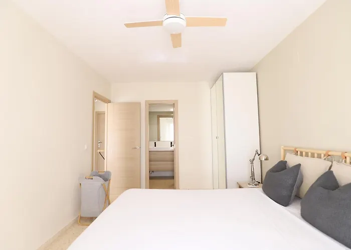 Beautiful Apartment In Canet Playa By Hometels